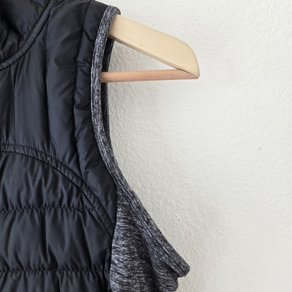 Lululemon Run Turn Around Reversible Down Vest Black Heathered Black Size 6 - Picture 7 of 15